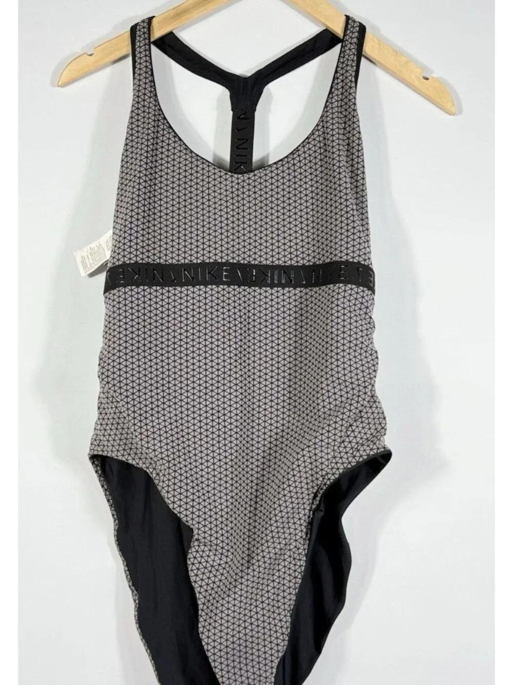 NEW Nike Women's XL Hydralock Fusion Back One Piece Swimsuit NWT $98
